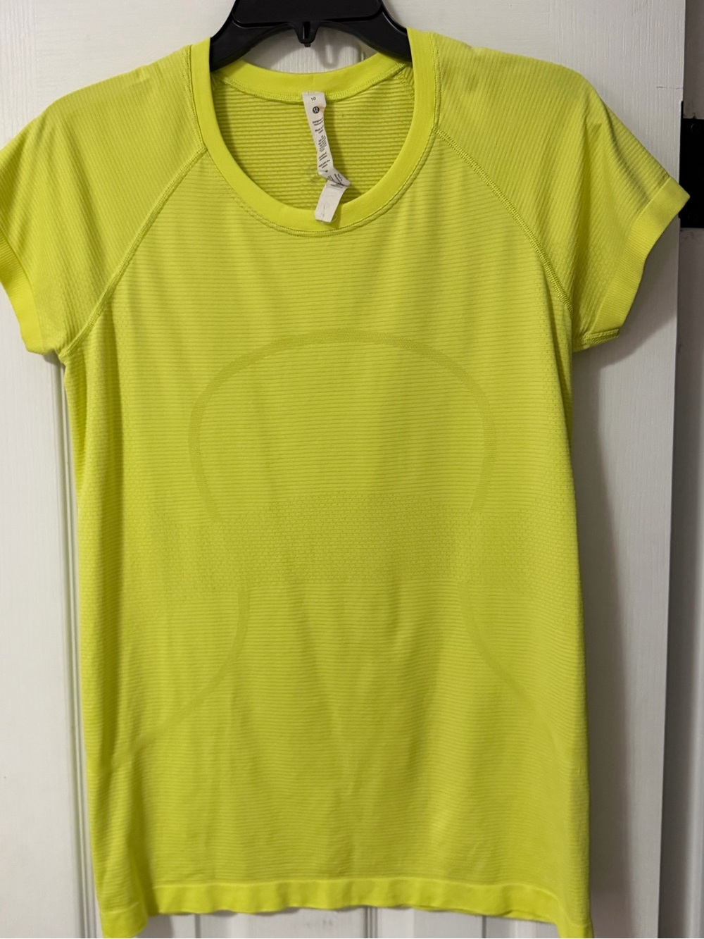 Lululemon Women’s Short-Sleeve Athletic swiftly Tee in Neon Yellow